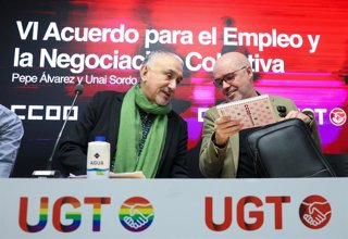 Los secretarios generales de CCOO y UGT, Unai Sordo y Pepe Álvarez, durante una rueda de prensa, en la sede de UGT, a 27 de enero de 2026, en Madrid (España). Los sindicatos han presentado la propuesta conjunta de ambas organizaciones para el VI Acuerdo p