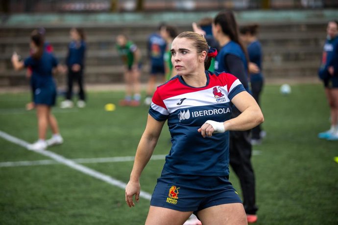 Mar Molina, jugadora de 7s, en un entrenamiento con la selección española de rugby.