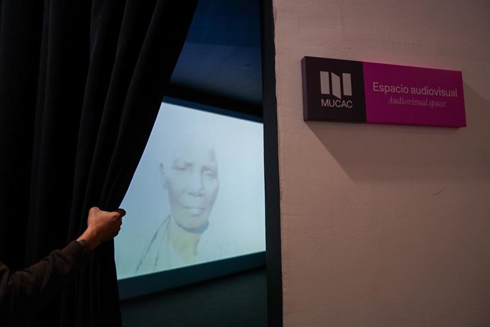 Mucac La Coracha proyecta la obra 'Epilogue' del artista chileno Alfredo Jaar