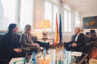 La ministra Milagros Tolón se reúne con representantes de las asociaciones de estudiantes