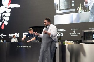 El cocinero barbateño Juan Viu durante su ponencia en Madrid Fusión