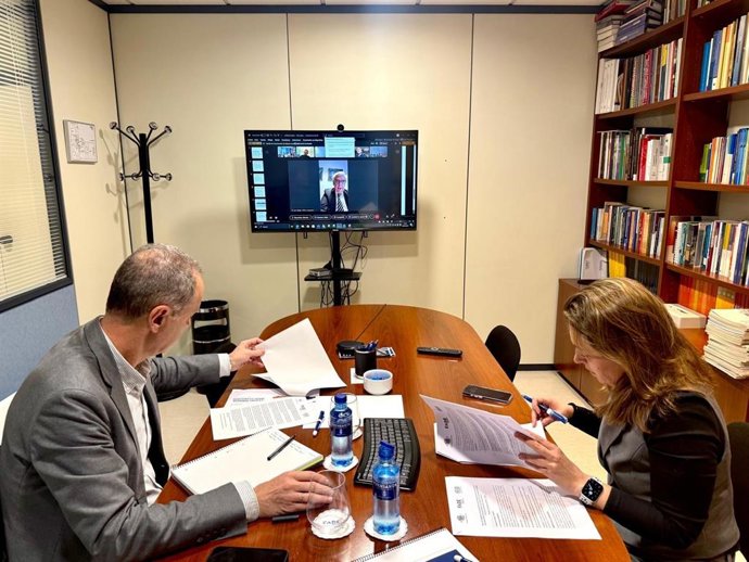 CEG, FADE y FELE mantienen una reunión con el coordinador europeo del Corredor Atlántico, François Bausch.