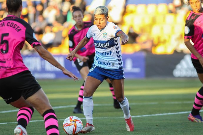 Archivo - Maria Jose Perez of Granadilla Tenerife in action during the spanish women cup Semi Finals 1, Copa de la Reina, football match played between UDG Tenerife and Sporting Club de Huelva on May 24, 2022, in Alcorcon, Madrid Spain.