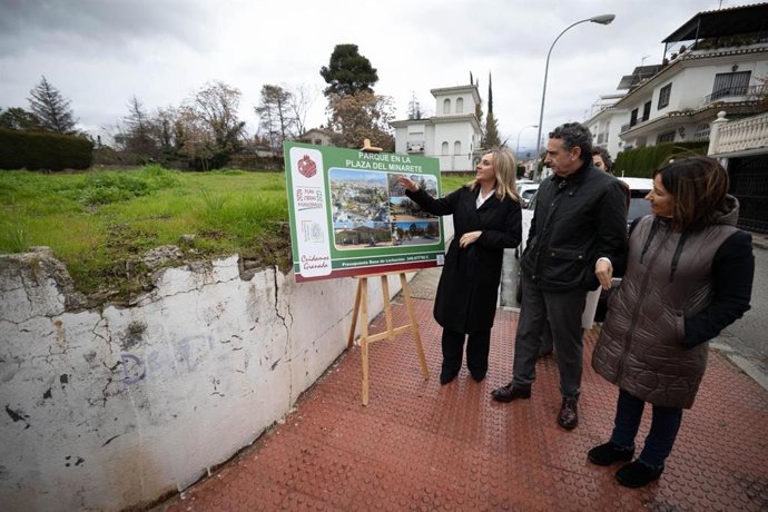 La alcaldesa de Granada, Marifrán Carazo, presenta el proyecto del nuevo parque.