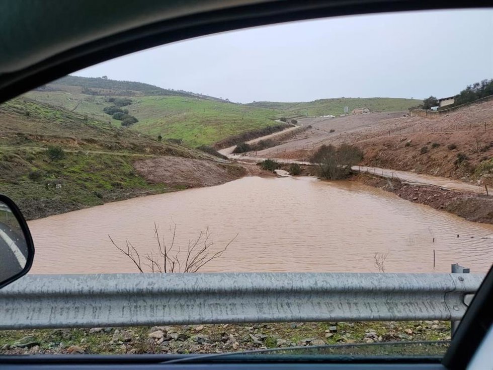 Corte de la carretera HU-9115.