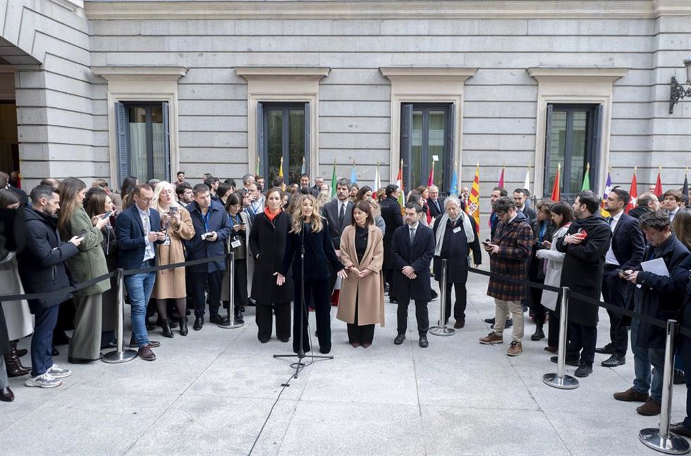 Archivo - La vicepresidenta segunda del Gobierno y ministra de Trabajo, Yolanda Díaz, la ministra de Sanidad, Mónica García, el ministro de Cultura, Ernest Urtasun, la ministra de Juventud e Infancia, Sira Rego, y el ministro de Consumo y Agenda 2030, P
