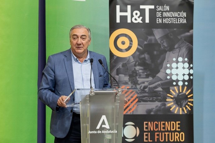 El director gerente de Turismo Costa del Sol, Antonio Díaz, en la rueda de prensa de presentación del Salón H&T 2026.