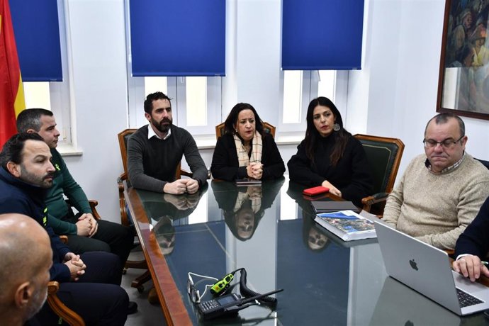 La alcaldesa accidental de San Roque, María del Mar Collado, en la reunión de coordinación por el temporal.