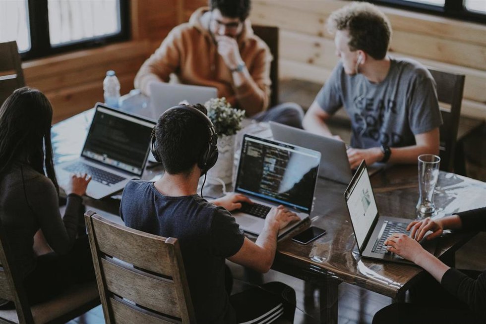 Archivo - Empleados de una empresa.