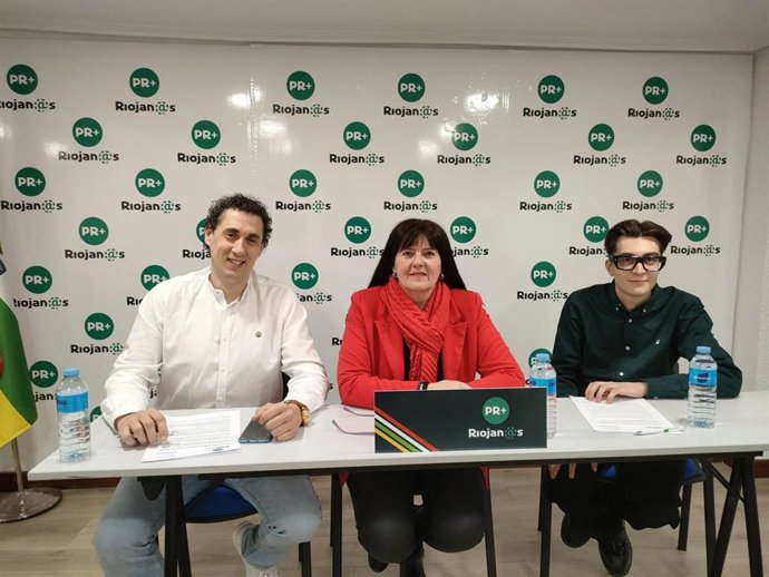 La presidenta del PR+, Rita Beltrán, junto al secretario general y el de organización, Iván Herrero y Daniel Martínez, en la presentaicón de la nueva imagen y marca del PR+