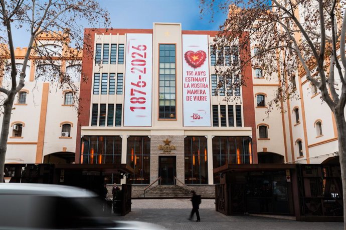 Façana de l'Antiga Fàbrica Damm 