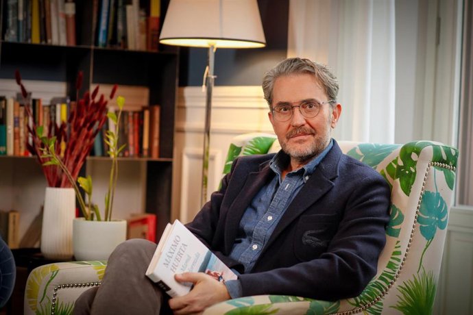 El escritor Máximo Huerta habla sobre la memoria, los cuidados y los recuerdos en su nueva novela.