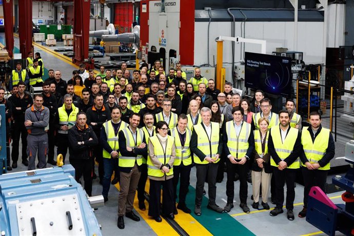 El titular del Ejecutivo gallego, Alfonso Rueda, visita la planta de reparación de componentes eólicos de Siemens Gamesa. Polígono de Sigüeiro (Oroso),  27/01/26.