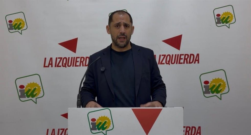 El coordinador provincial de IU Córdoba, Sebastián Pérez, en la sede provincial de su formación.