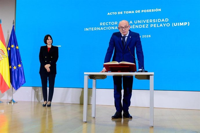Ángel Pelayo toma posesión como nuevo rector de la UIMP