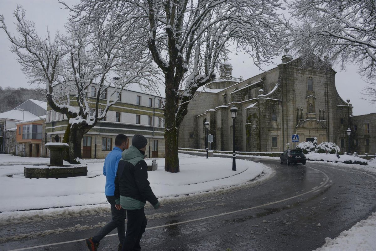 Toda España tiene activos avisos por lluvia, nieve, oleaje y viento, que mantiene a Almería en riesgo extremo