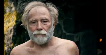 El desnudo más impactante de El caballero de los Siete Reinos: ¿Es una prótesis la "cosa especial" de Ser Arlan?