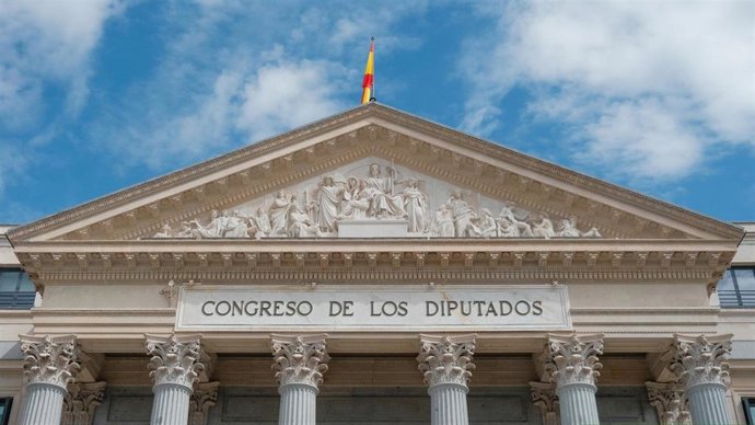 Archivo - Fachada del Congreso de los Diputados.