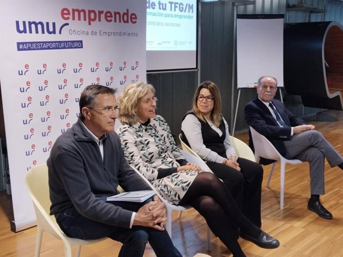 Sesiòn del programa 'Emprende tu TFG/TFM'