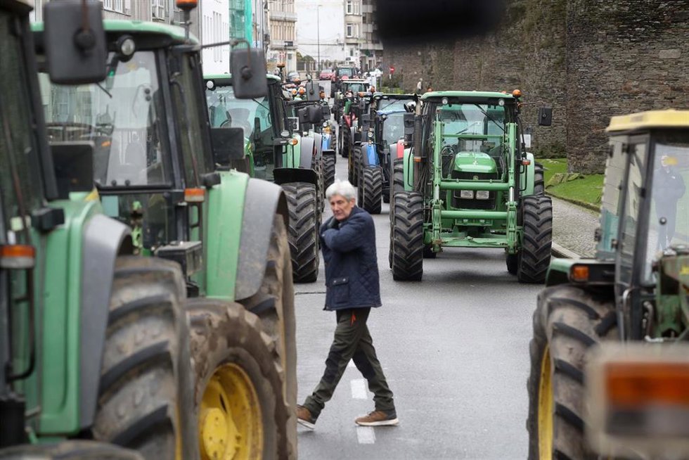 Manifestantes  durante una tractorada en contra del acuerdo alcanzado de Mercosur, a 12 de enero de 2026, en Lugo, Galicia (España). 