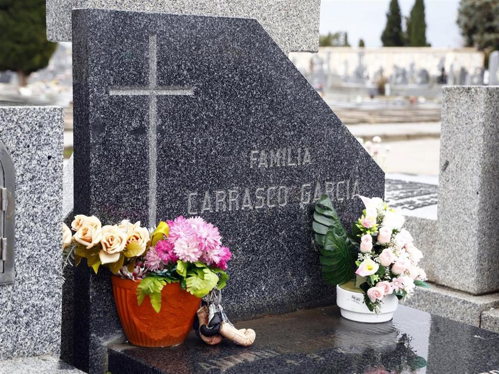Imagen de la tumba de Pedro Carrasco en el 25 aniversario de muerte del boxeador