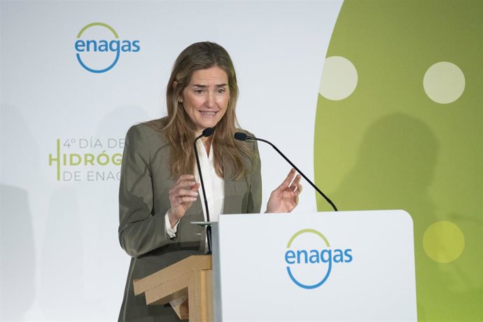 La vicepresidenta del Gobierno y ministra para la Transición Ecológica y el Reto Demográfico, Sara Aagesen, durante la inauguración del 4º Día del Hidrógeno de Enagás, en el Auditorio de la Fundación Rafael del Pino, a 28 de enero de 2026, en Madrid (Espa