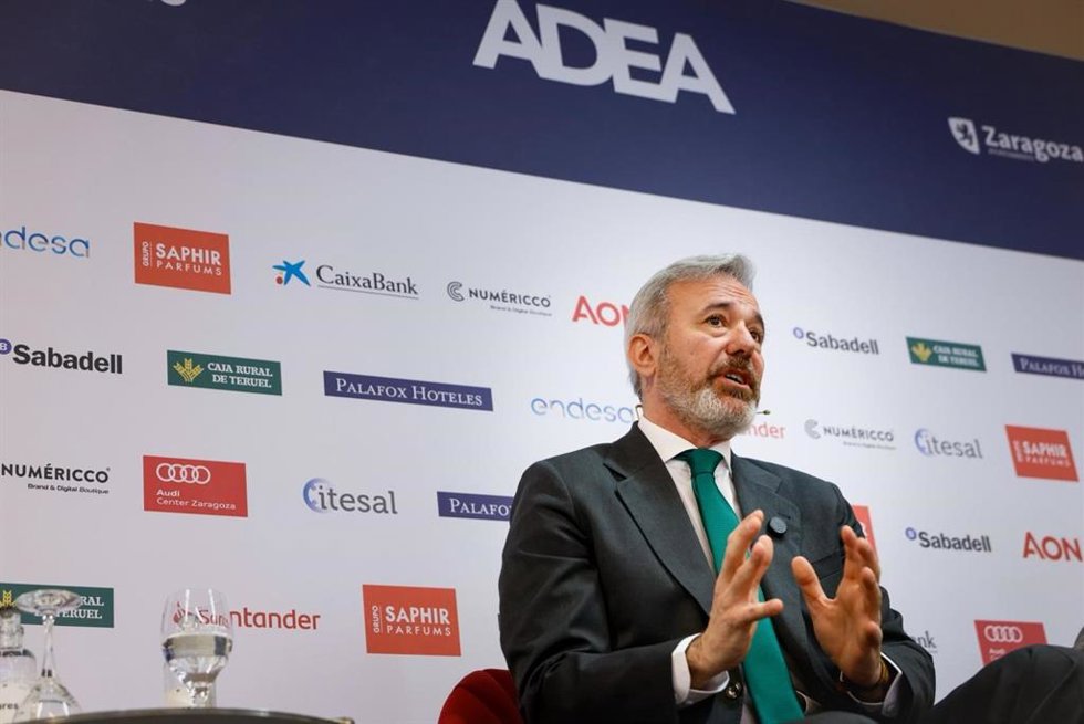 El presidente del PP Aragón y presidente del Gobierno de Aragón, Jorge Azcón, en el Foro ADEA.