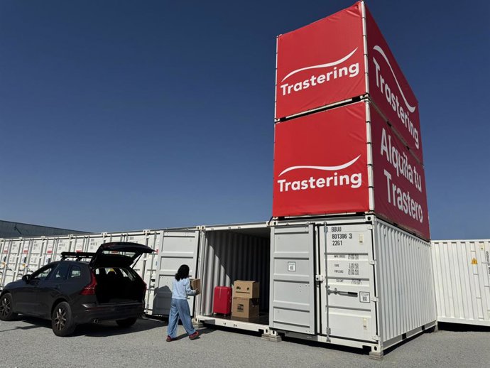 Cliente descargando en su trastero - Trastering