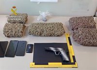 La Guardia Civil intercepta un coche alquilado con cerca de tres kilos de marihuana en San Pedro (Murcia)
