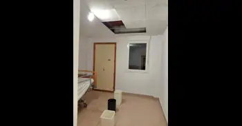 Reubican a cinco personas mayores de la residencia de Alcorcón por goteras en el techo