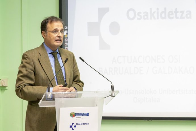 Archivo - El consejero de Salud, Alberto Martínez