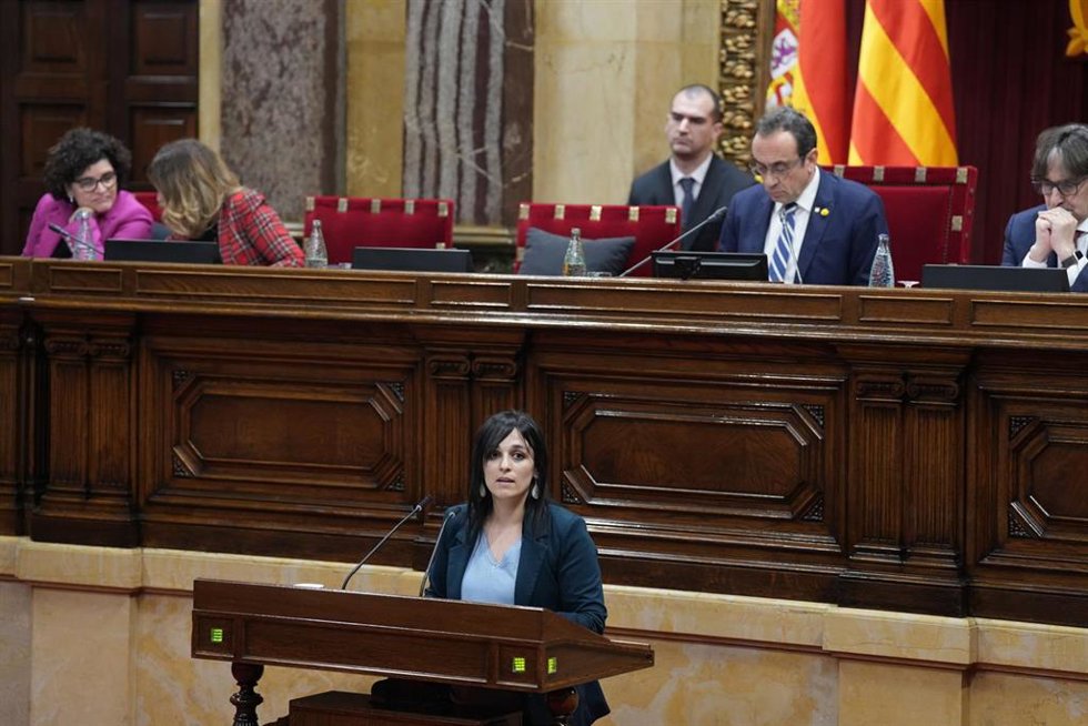 La líder de Aliana Catalana (AC), Sílvia Orriols, en el pleno del Parlament