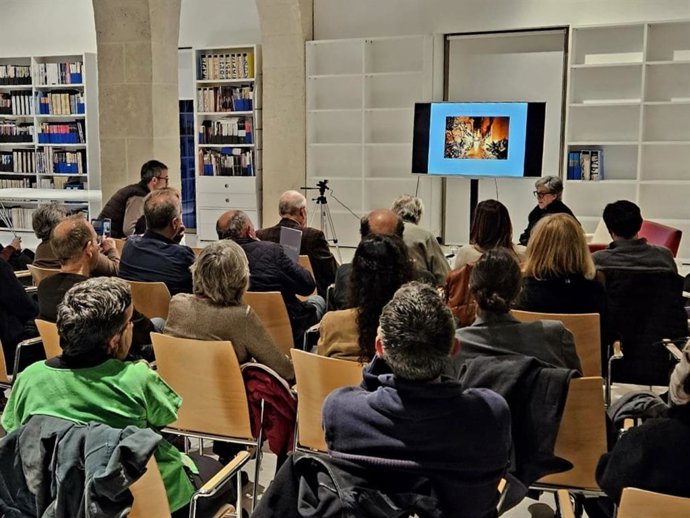 Mesa de la Arquitectura del MACA