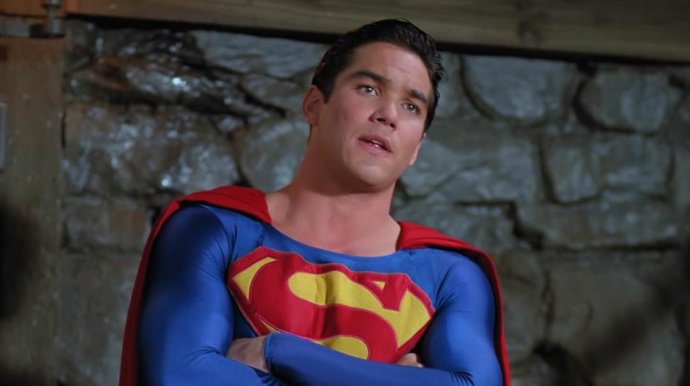 Dean Cain, Superman en Lois y Clark, justifica el asesinato de Alex Pretti por el ICE y desata la polémica