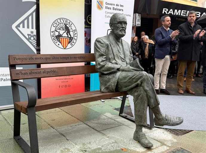 La nueva escultura de Josep Maria Llompart en Palma.