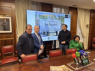 El director de Comunicación de Caja Rural, Narciso Prieto; el director del Instituto de Estudios Patrimoniales Concha Casado, Jorge Martínez; el diputado de Cultura, Víctor López de la Parte; y la concejala de Cultura, María Eugenia Cabezas.