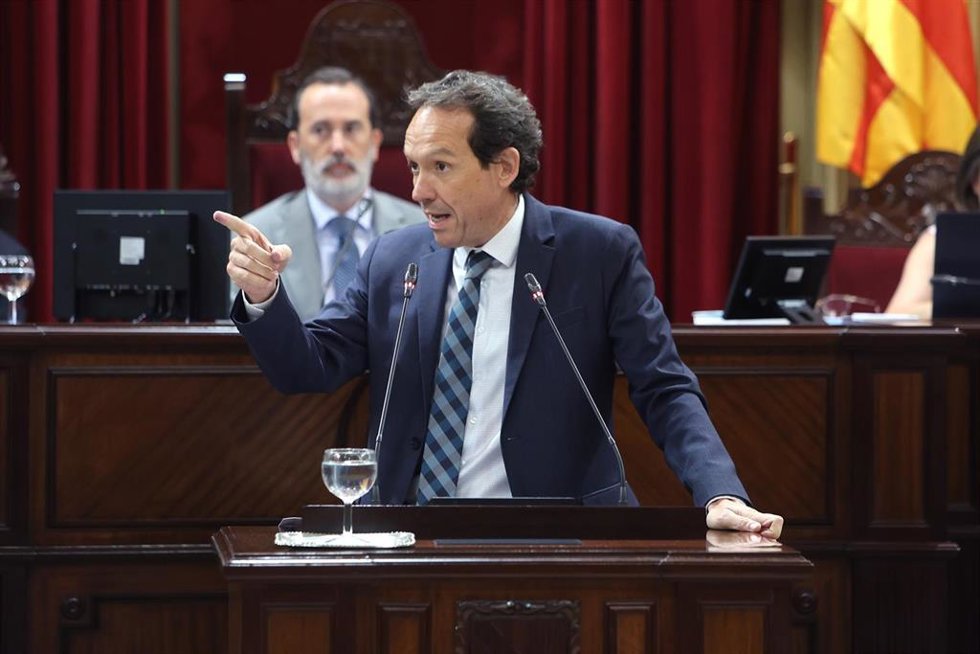 Archivo - El portavoz parlamentario adjunto del PSIB-PSOE, Marc Pons.