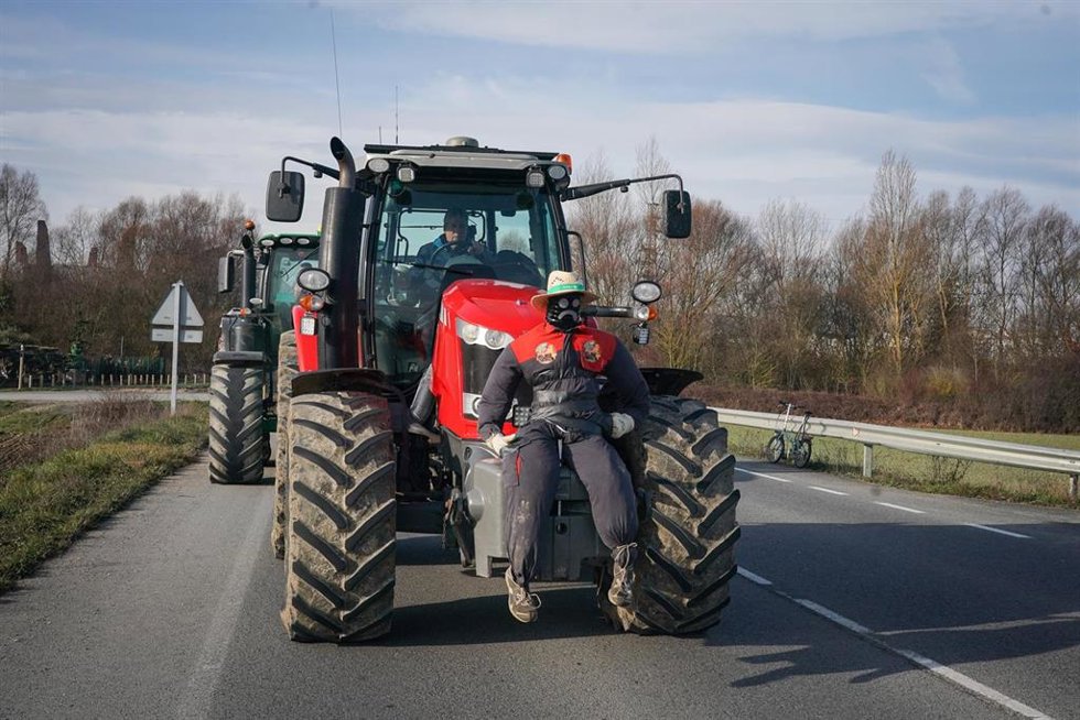 Archivo - Protesta de los agricultores y ganaderos alaveses