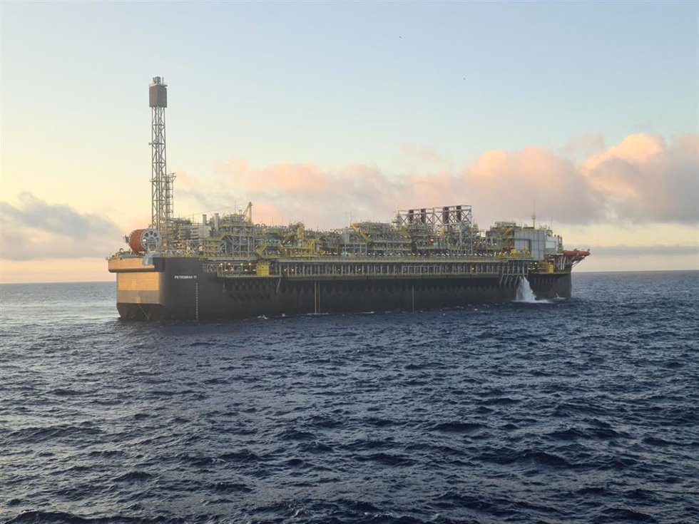 Archivo - Un buque de Petrobras.