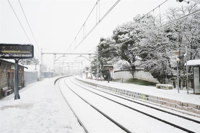 Andenes cubierto de nieve, a 28 de enero de 2026, en San Sebastián de los Reyes, Madrid (España). 