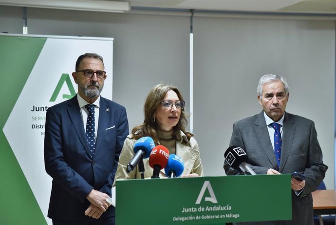 La delegada de la Junta de Andalucía en Málaga, Patricia Navarro, en rueda de prensa sobre sanidad.