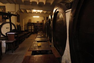 Archivo - El interior de un bar, a 11 de abril de 2021, en Mallorca, Islas Baleares (España).