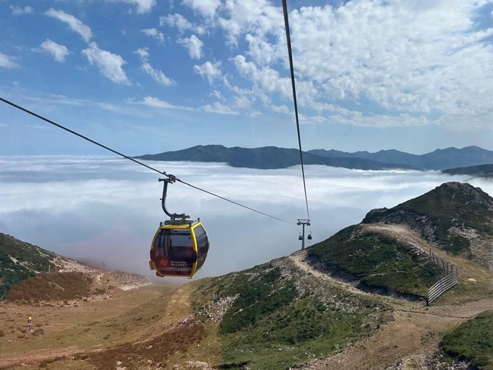 Telecabina de la estación de esquí de Valgrande-Pajares, en Lena.