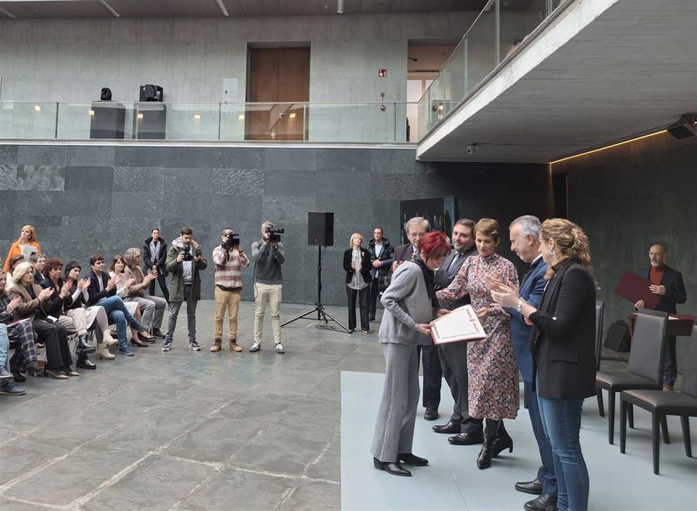 Acto de entrega de las Certificaciones de las Declaraciones de Reparación y Reconocimiento a 32 familias de víctimas en la Guerra Civil y el franquismo.