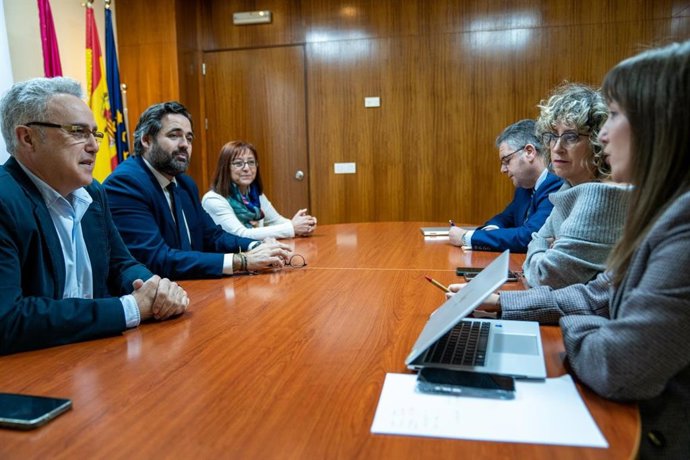 Reunión entre el presidente del PP de C-LM, Paco Núñez, y miembros de CSIF.