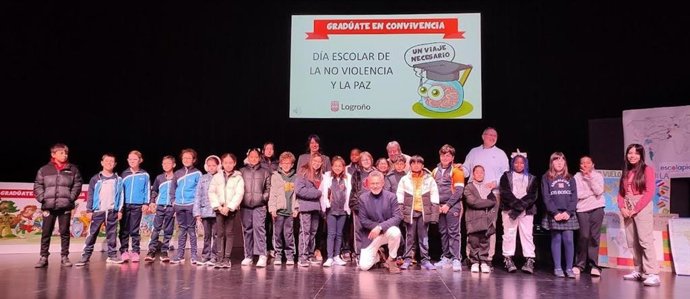 Escobar ve "clave" promover la resolución pacífica de conflictos y el respeto en las aulas para favorecer la convivencia