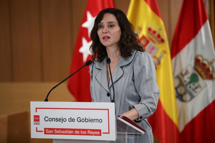 La presidenta de la Comunidad de Madrid, Isabel Díaz Ayuso, durante la rueda de prensa posterior a la reunión del Consejo de Gobierno, en el Ayuntamiento de San Sebastián de los Reyes, a 28 de enero de 2026, en Madrid (España). 