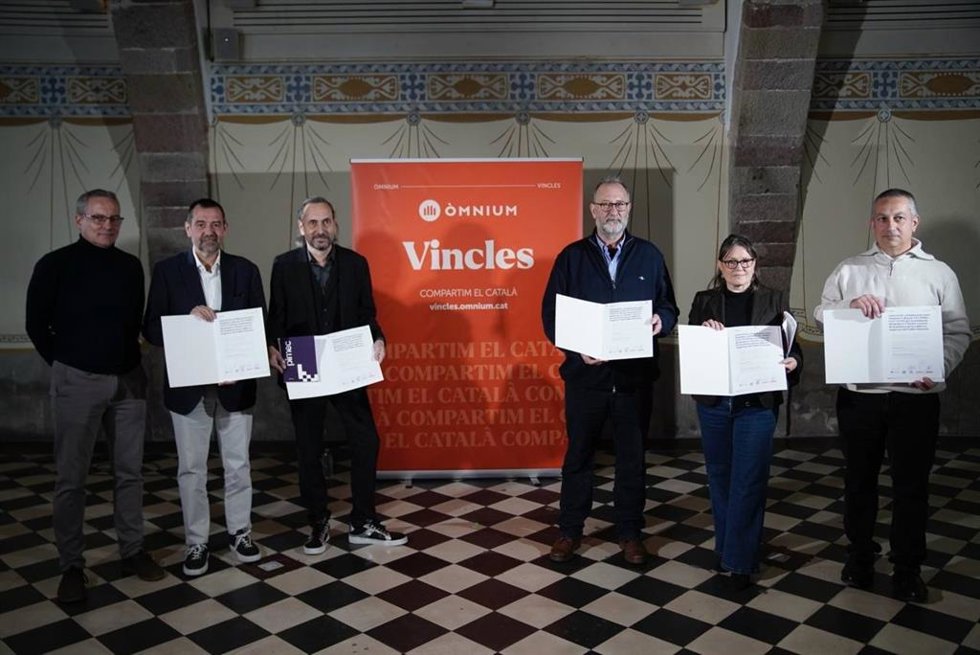 Imagen de la firma del convenio este miércoles.