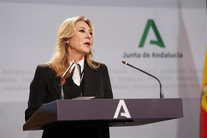 La consejera de Economía, Hacienda y Fondos Europeos de la Junta de Andalucía y portavoz del Gobierno, Carolina España en la rueda de prensa posterior a la reunión semanal del Consejo de Gobierno de la Junta de Andalucía.