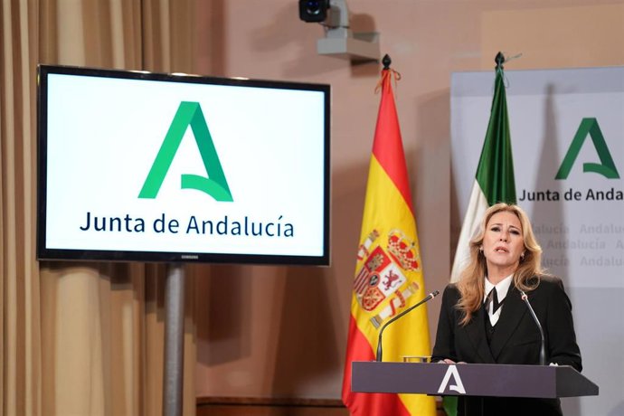 La consejera de Economía, Hacienda y Fondos Europeos de la Junta de Andalucía y portavoz del Gobierno, Carolina España en la rueda de prensa posterior a la reunión semanal del Consejo de Gobierno de la Junta de Andalucía. 